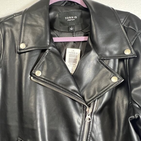 Torrid Black Faux Leather Moto Jacket Zippered Details Womens Size 1/1X/14-16 - Picture 3 of 9